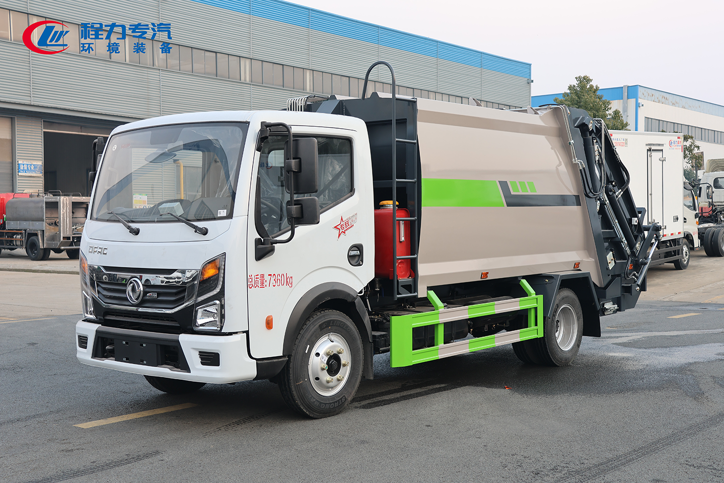 新款東風(fēng)多利卡D6壓縮垃圾車